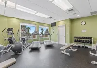 Indigo 504E BeachFront!Bonus Den,Best View&Amenities Huge Pool!HotTub Pickleball - Kuntosalit