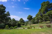 ฟอเรสต์ รีสอร์ต สวีทส์ สกีอาทอส โรงแรมใน