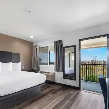 Motel 6 Oceanside, CA – Marina / Camp Pendleton