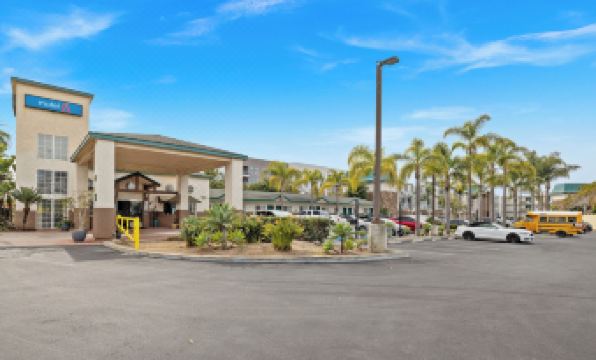 Motel 6 Oceanside, CA – Marina / Camp Pendleton