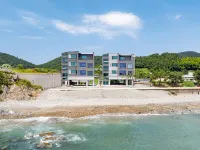 Geoje The Ban House Hotels near Maengjongjuk Theme Park