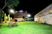 Lilypool - the Heritage Jalmahal 納哈加爾堡附近的飯店