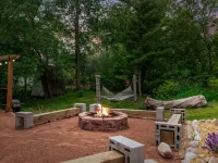 Cozy fireplace, indoor and outdoor games, records! Hotels in Como