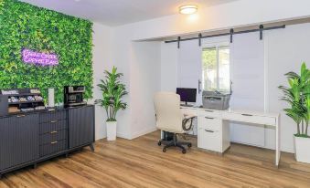  Landing Furnished Apartments - DeSoto