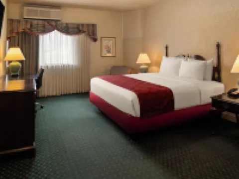 Carlyle Hotel Hotels in Campbell