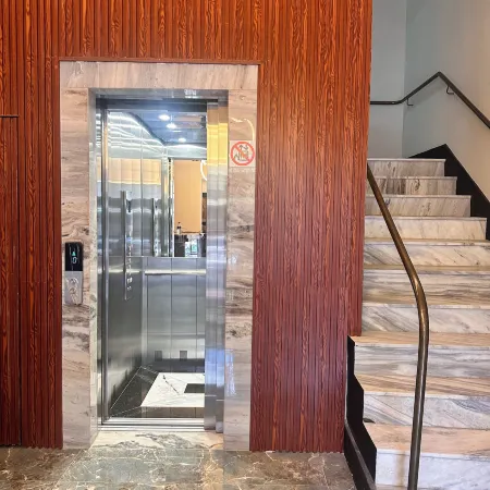 B.Hotel Economy 888 Отели рядом с достопримечательностью «Торговый центр Boulevard Shopping»