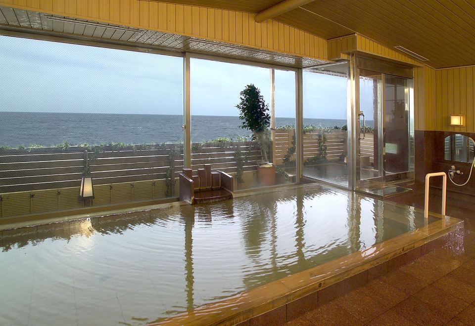 바다 전망 노천탕