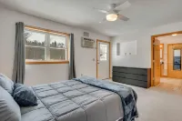 Walden Guest House on a Farm w/ Mountain View - WiFi