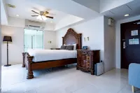Royal Hotel