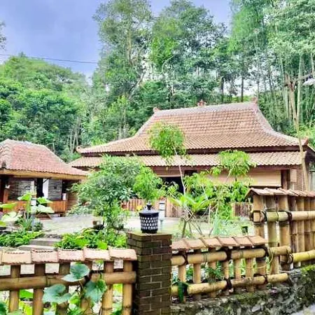 TwoSpaces Living at Pondok Pakde, Jogja Hotels in Pakem