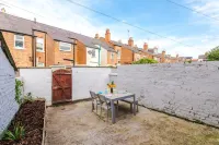 NEW Spacious Stylish Home City Centre Sleep 4 - balcony