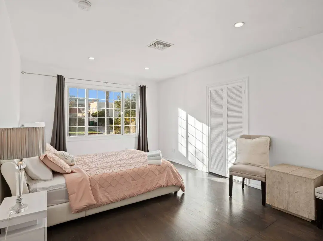 Beverly Hills Main House • 3br • Hot Tub - Beverly Hills, CA