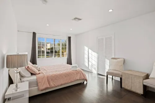 Beverly Hills Home • Guest House & Hot Tub - Homestays