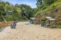 Smoky Shores Lakeview Cabin by Beyond Expectations - 4-Star
