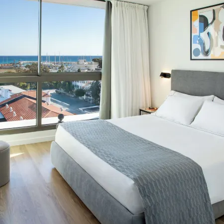 L RESIDENCES & Suites