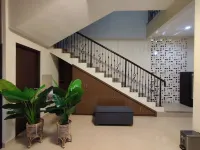 Nirvana House (Guest House Syari'ah) Hotel a Sidorejo