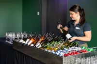 Holiday Inn QUEENSTOWN REMARKABLES PARK by IHG - bar