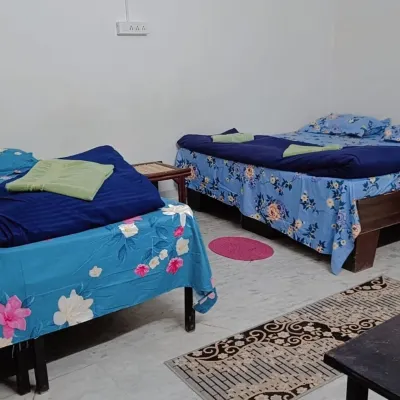 Homestay Urmil Basant Hotels near Durgapura Railway Station