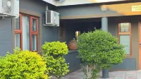 Raintree Hotel - 2-Star