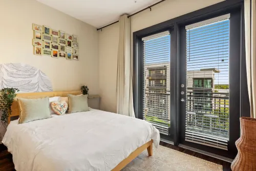 6min to Domain   12min DT   Balcony   Free Parking - Homestays