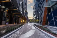 Sky High Views CBD Stay Near Ritz Carlton - 2 stelle