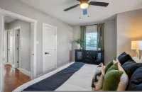 Modern 2BR Home With King Beds Near Downtown