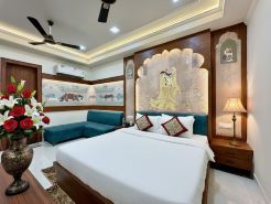 SR PALACE