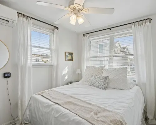 Oceanblock & Downtown Bethany - 2 bed / 1 bathroom with Private Sun Porch Hotels in Bethany Beach