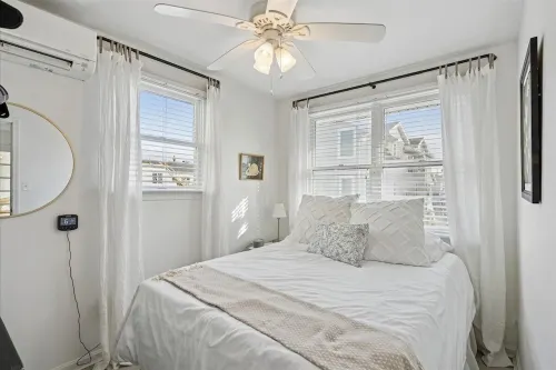 Oceanblock & Downtown Bethany - 2 bed / 1 bathroom with Private Sun Porch