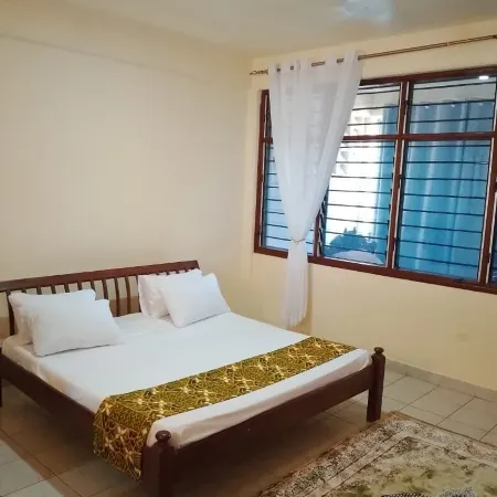 Qua Bruce Apartment
