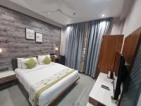 RG Exclusive Stay & Fine Dine, Akola - parking