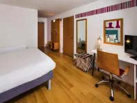 Ibis Styles Barnsley - Parking