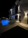 Mila Villa Foçaköy Tuzlu Su Havuzlu Müstakil Villa - Pools