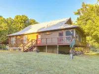 Secluded White River Haven! 4 Mi to Devils Knob Hotel di Izard County