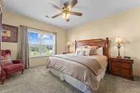 Caddy Corner Condo - Cozy Stay