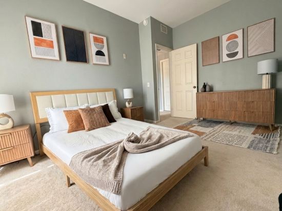 Stylish Friars Rd Retreat w Resort Pool & Elevator