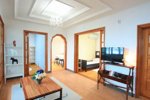 Jeju Nunkeunsaeu Guest House - Pensions