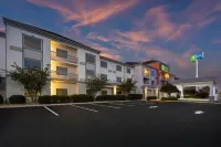 Holiday Inn Express TIFTON by IHG - Bãi đậu xe
