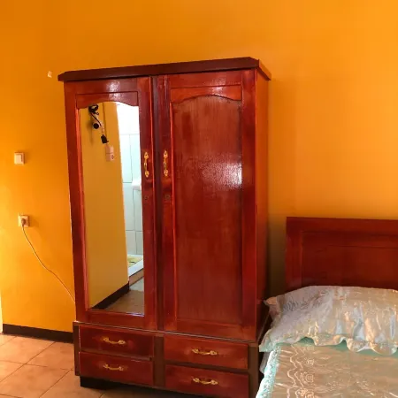 Logerthine Studio Suriname