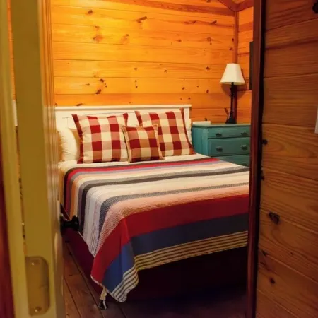 Modern Private Cabin, Fishing, Shooting Range, Fire Pit, 4WD Trails & Canoeing