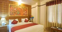 Srivar Hotels - parking