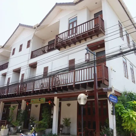 Sri Chiangkhan Hotel