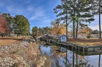 'Cozy Cottage' w/ Shared Dock on Dawson Creek - 3-Star