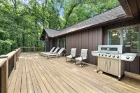 6 Bed Pontoon Boat and Jet Ski Rental, Hot Tub, Pool Table, Trampoline & More - 3-Star