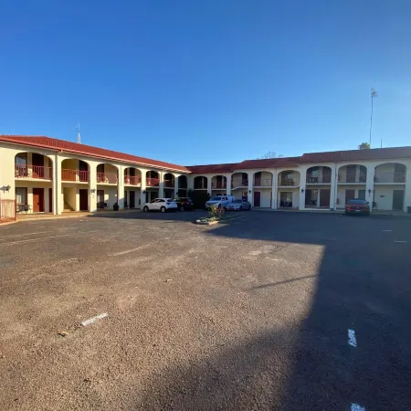 Narrandera Club Motor Inn