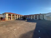 Narrandera Club Motor Inn - parking