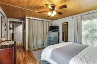 Dayton Cabin on 42-acre Farm: Fish, Hike, Unwind! - Wifi