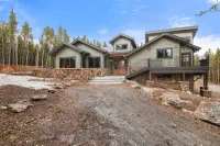 34 Acre Escape Games Hiking Pool Table Bicycles - Wifi