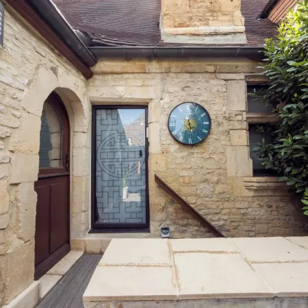 Separate master suite, 18th century residence