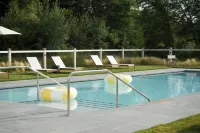 The Litchfield Inn - Pools